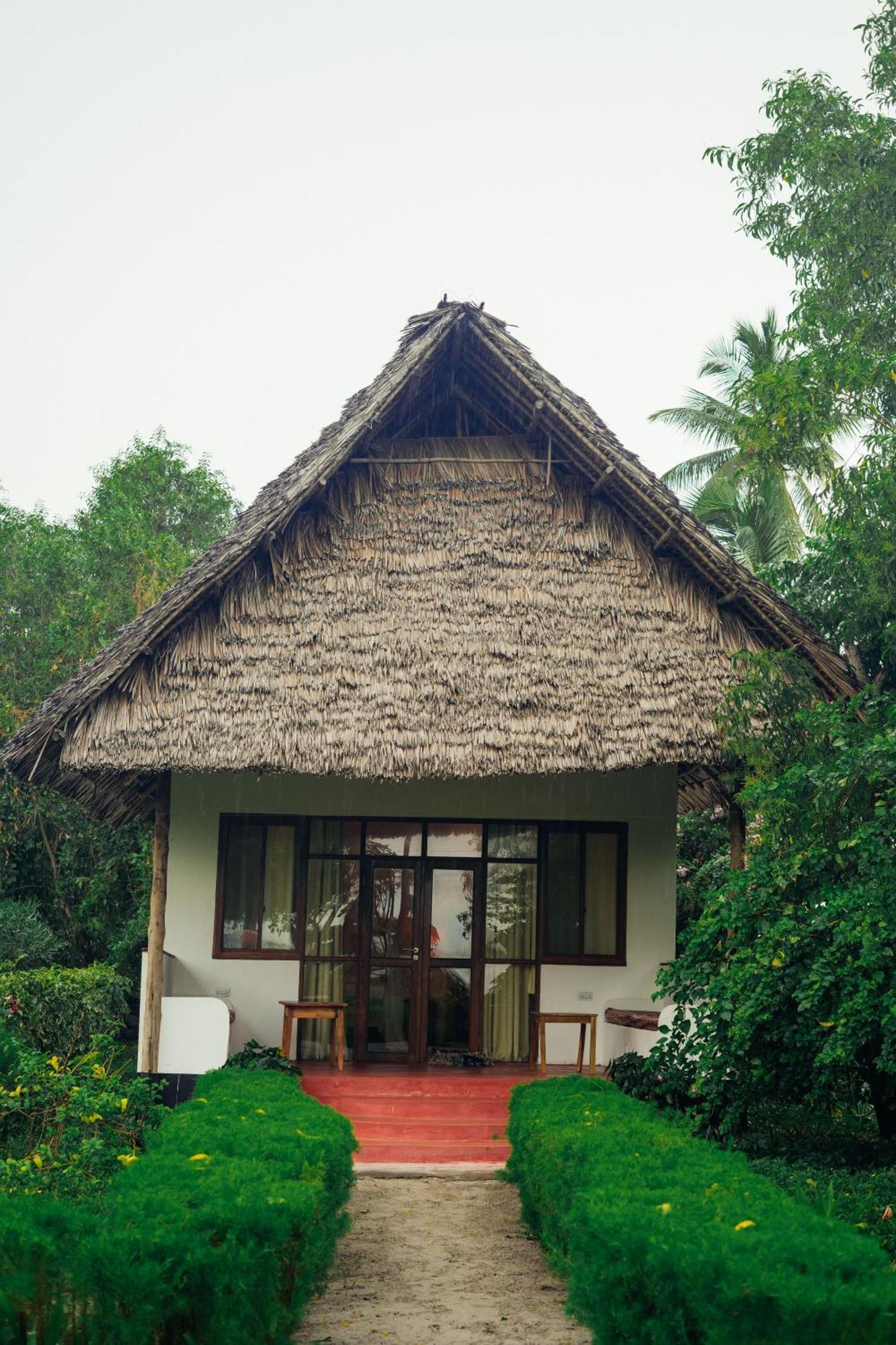 Maisara Mafia Beach Lodge Kilindoni Exteriör bild