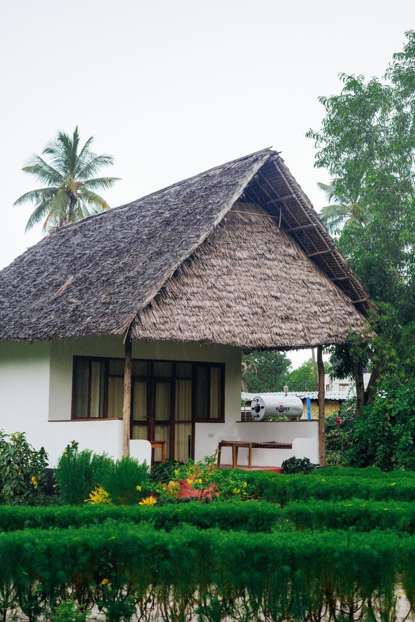 Maisara Mafia Beach Lodge Kilindoni Exteriör bild